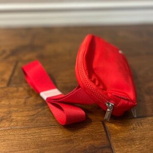 Lululemon Everywhere Belt Bag Red Crossbody Fanny Pack 1L Adjustable Strap